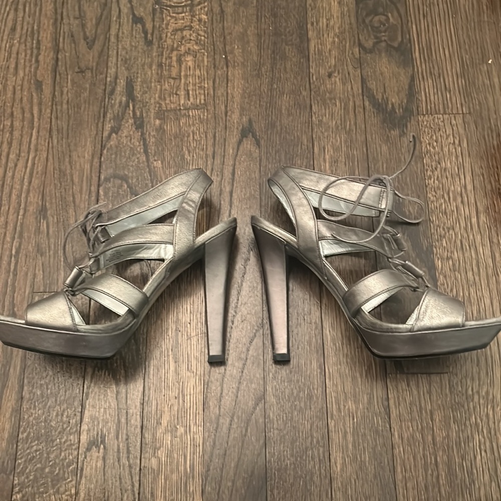 Jessica Simpson Scilla Silver Tie Up Heels - Picture 3 of 4